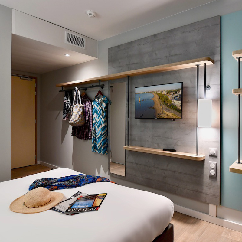 Literie de la chambre de l'hotel