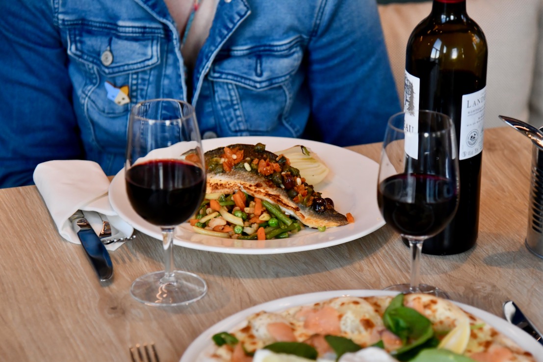 bar hotel dusk saint-nazaire