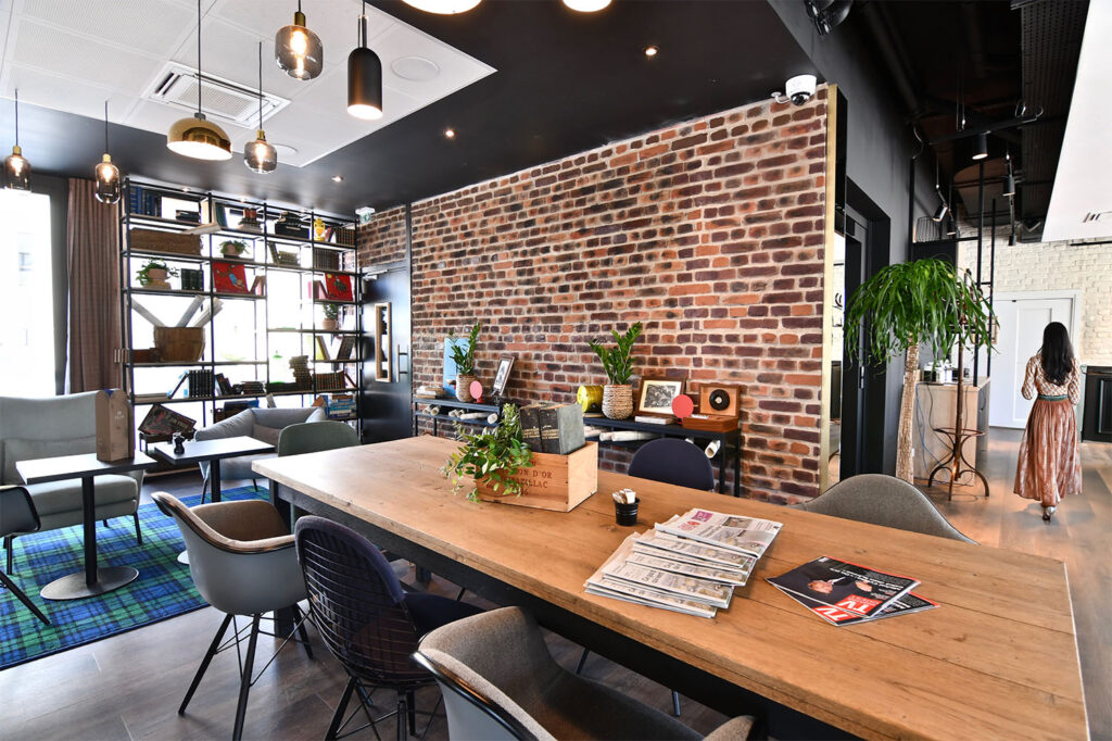 DUSK-HOTEL-IBIS-STYLES-BUDGET-SAINT-NAZAIRE-2