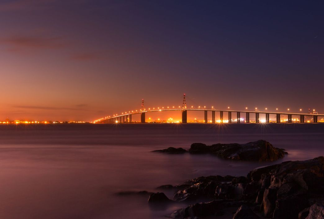 wp-content/uploads/2022/11/pont-de-saint-nazaire-la-nuit-2.jpg