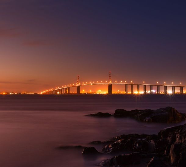 Pont de Saint-Nazaire la nuit